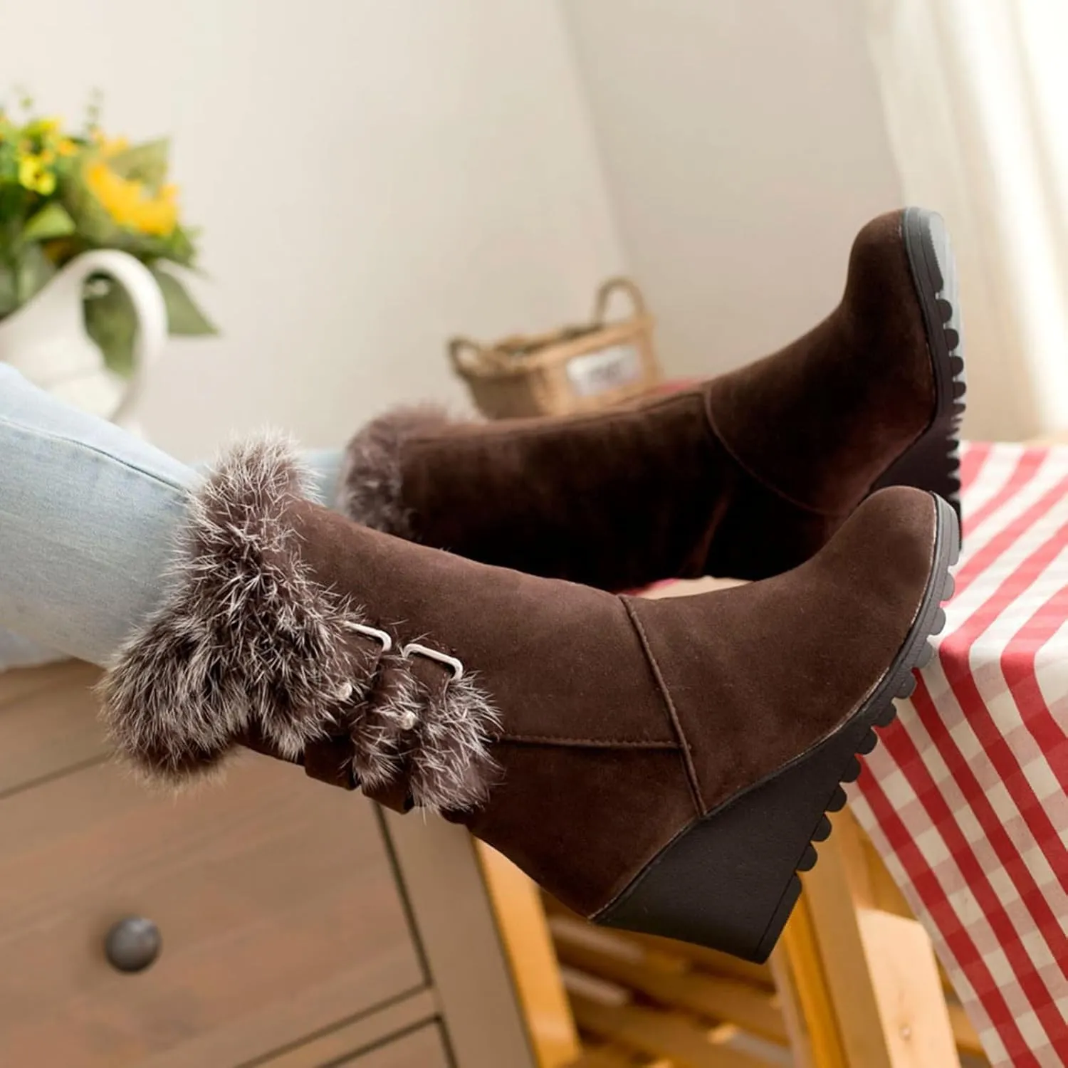 GUNIYIFS Womens Winter Snow Boots Wedge Fur Lined Warm Boots Mid-Calf boots Boots Comfortable Slip On Suede Outdoor Shoes