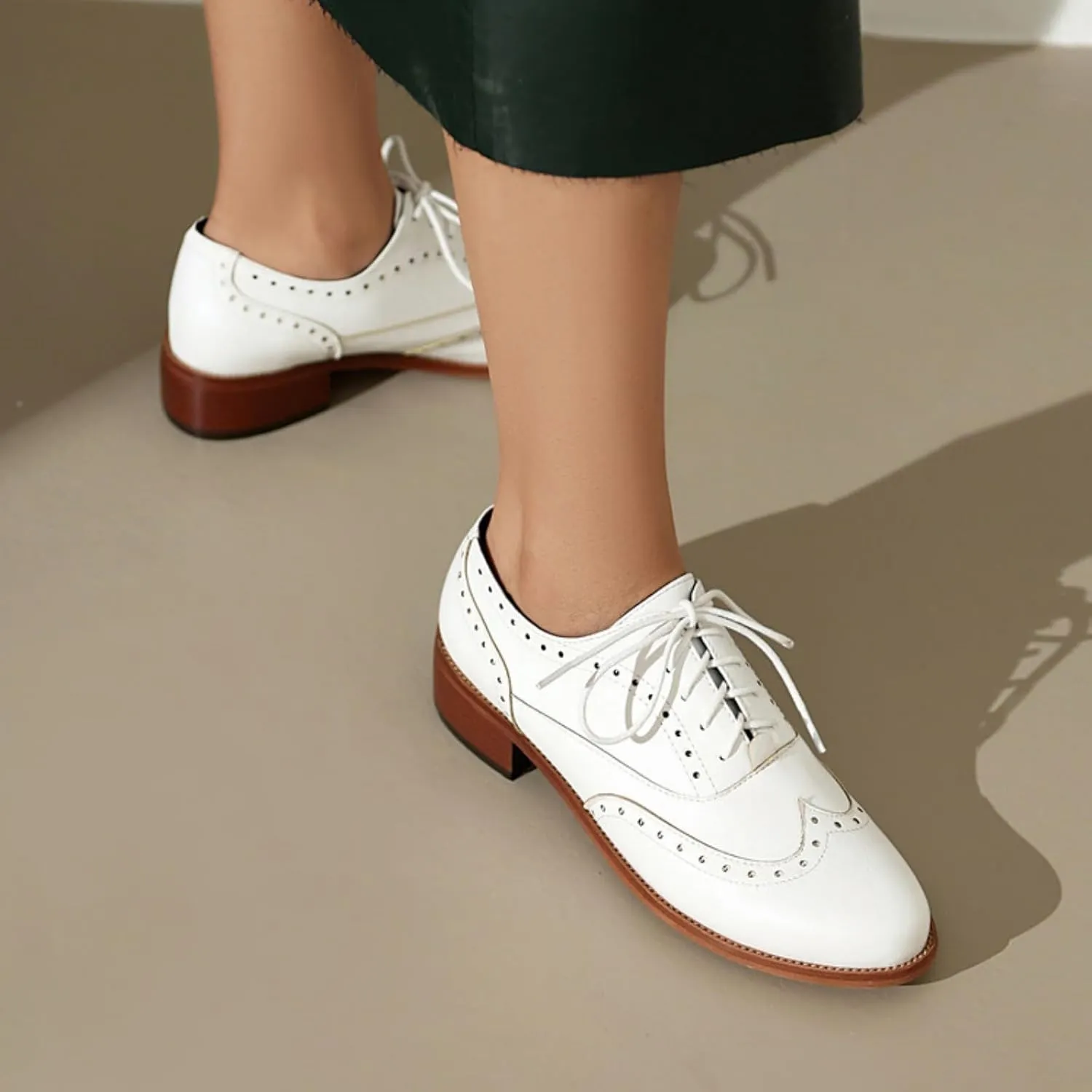 Women's Leather Lace-Up Perforated Oxfords Round Toe Low Chunky Block Heels Flats Brogues Casual Comfortable Derby Saddle Pumps Shoes